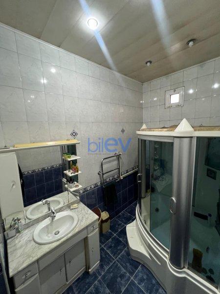Satış 10 otaqlı Villa  300m², Bakı