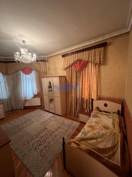 Satış 10 otaqlı Villa  300m², Bakı