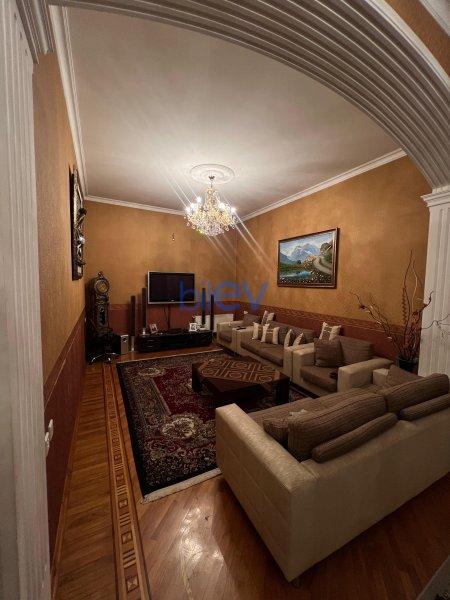 Satış 10 otaqlı Villa  300m², Bakı