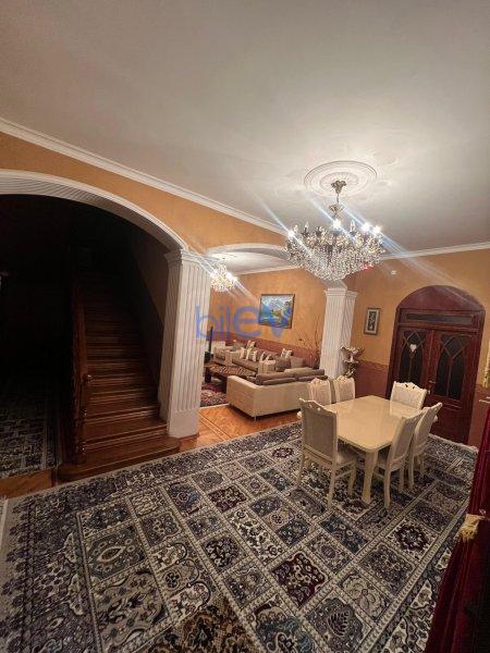 Satış 10 otaqlı Villa  300m², Bakı