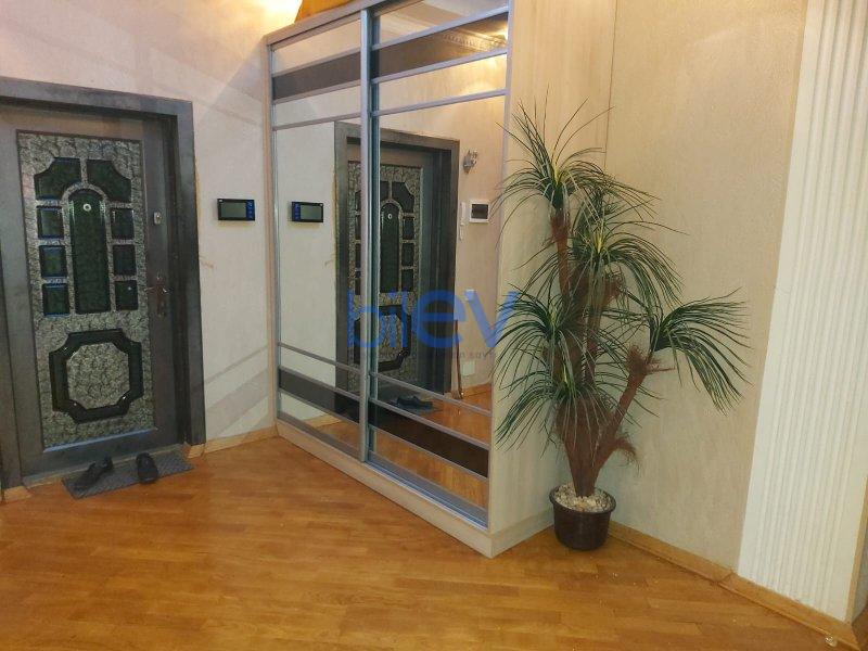 Aylıq Kirayə 2 otaqlı Yeni Tikili bina evi  104m², Bakı