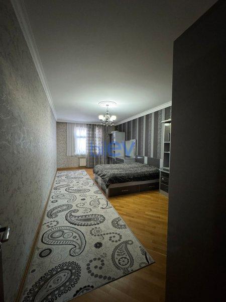 Aylıq Kirayə 4 otaqlı Yeni Tikili bina evi  171m², Bakı
