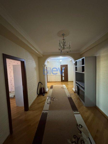 Aylıq Kirayə 4 otaqlı Yeni Tikili bina evi  171m², Bakı