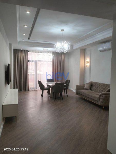 Aylıq Kirayə 3 otaqlı Yeni Tikili bina evi  140m², Bakı