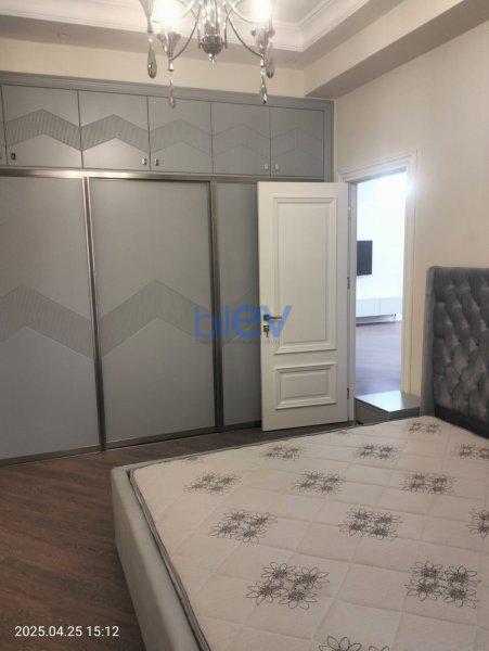 Aylıq Kirayə 3 otaqlı Yeni Tikili bina evi  140m², Bakı