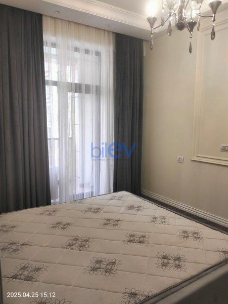 Aylıq Kirayə 3 otaqlı Yeni Tikili bina evi  140m², Bakı