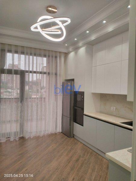 Aylıq Kirayə 3 otaqlı Yeni Tikili bina evi  140m², Bakı