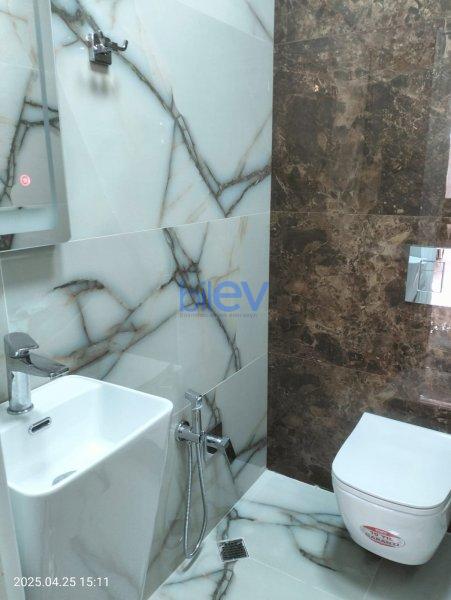 Aylıq Kirayə 3 otaqlı Yeni Tikili bina evi  140m², Bakı