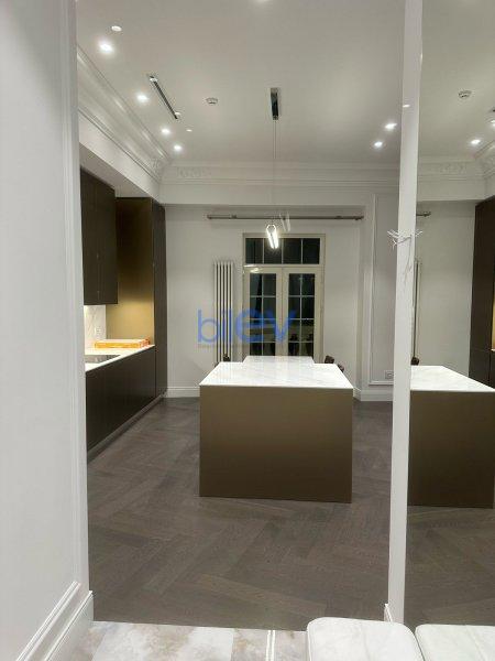 Aylıq Kirayə 3 otaqlı Yeni Tikili bina evi  130m², Bakı