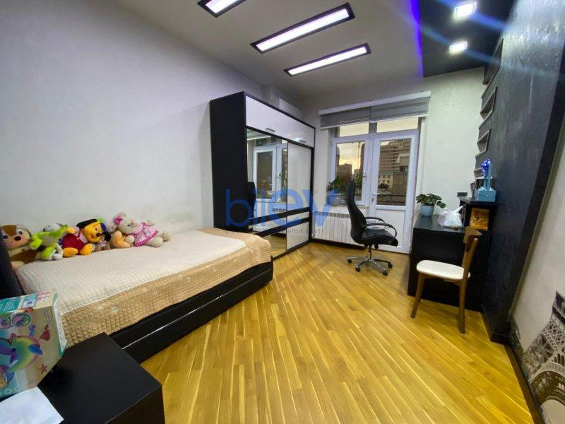 Satış 4 otaqlı Yeni Tikili bina evi  175m², Bakı
