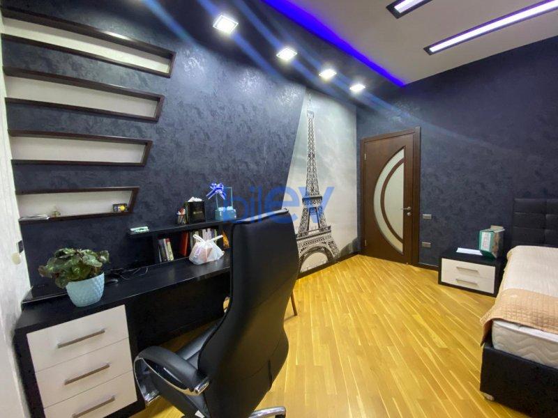 Satış 4 otaqlı Yeni Tikili bina evi  175m², Bakı
