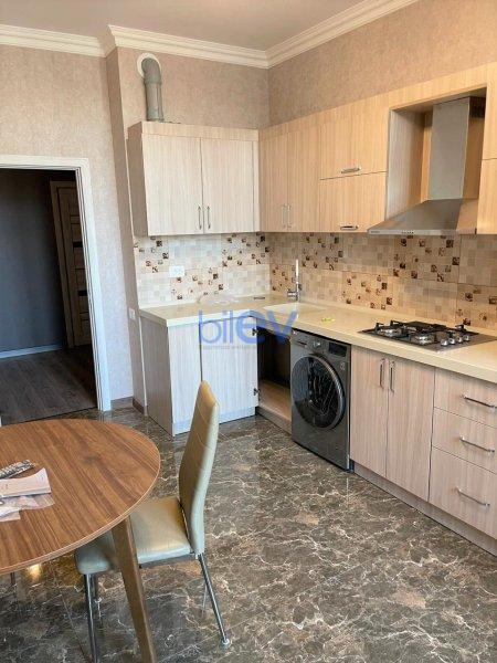 Aylıq Kirayə 3 otaqlı Yeni Tikili bina evi  100m², Bakı