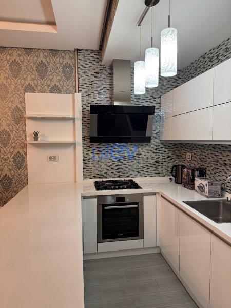 Aylıq Kirayə 3 otaqlı Yeni Tikili bina evi  100m², Bakı
