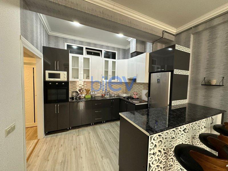 Aylıq Kirayə 3 otaqlı Yeni Tikili bina evi  100m², Bakı
