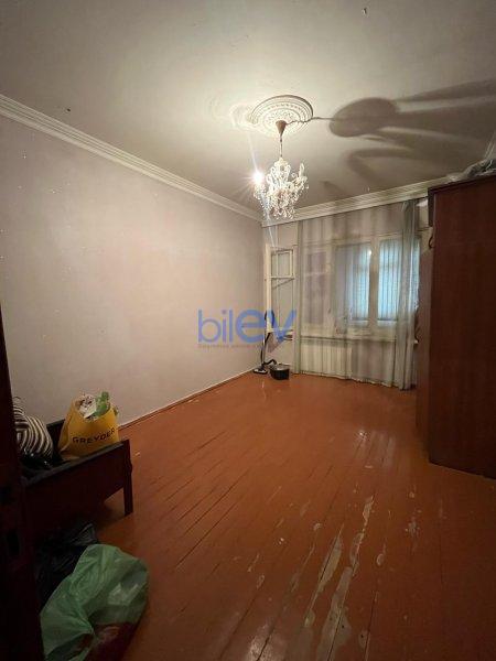 Satış 3 otaqlı Köhnə Tikili bina evi  70m², Bakı