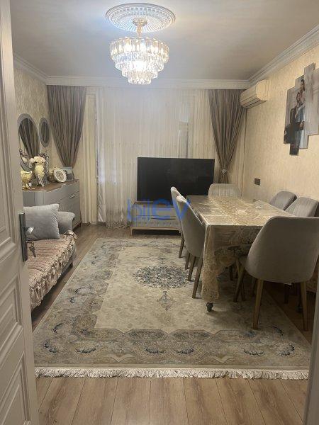 Satış 3 otaqlı Köhnə Tikili bina evi  75m², Bakı
