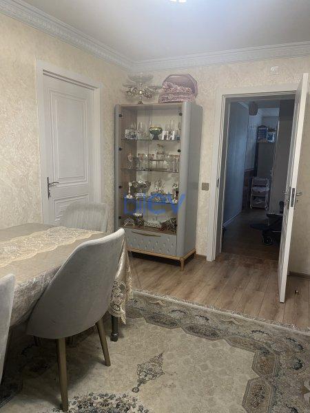 Satış 3 otaqlı Köhnə Tikili bina evi  75m², Bakı