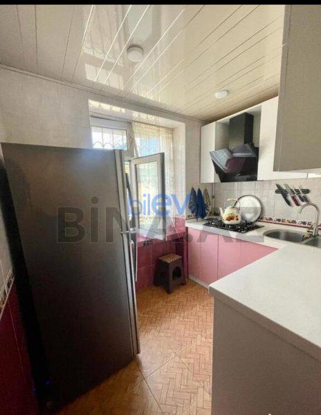 Satış 3 otaqlı Köhnə Tikili bina evi  75m², Bakı