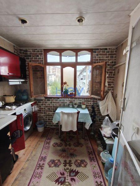 Satış 3 otaqlı Köhnə Tikili bina evi  73m², Bakı