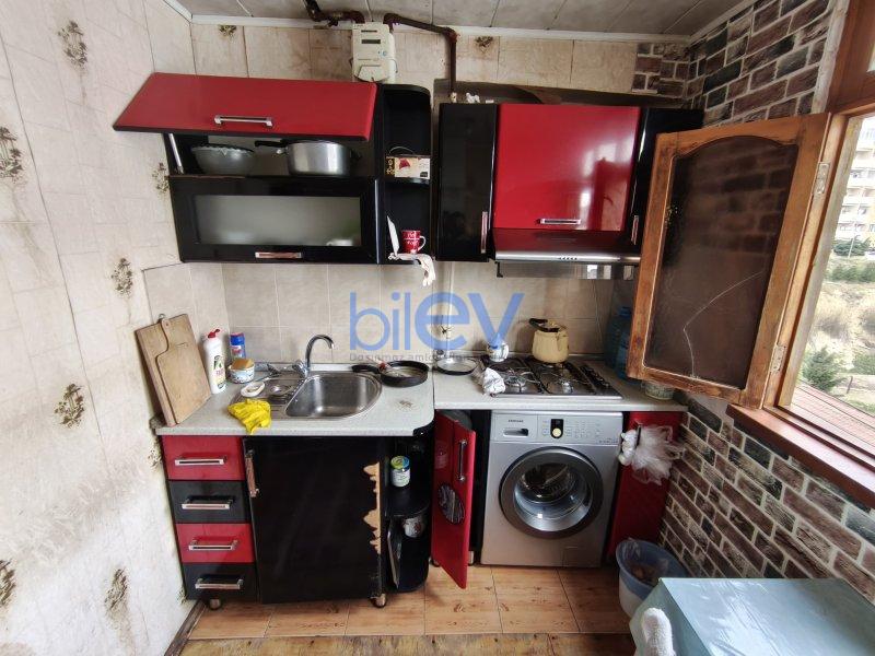 Satış 3 otaqlı Köhnə Tikili bina evi  73m², Bakı