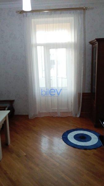 Aylıq Kirayə 3 otaqlı Köhnə Tikili bina evi  74m², Bakı
