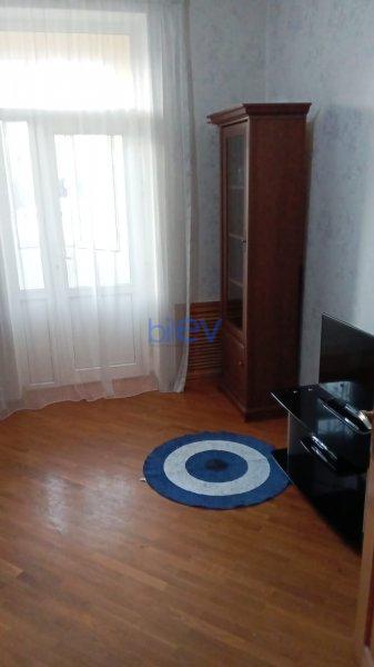 Aylıq Kirayə 3 otaqlı Köhnə Tikili bina evi  74m², Bakı