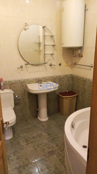 Aylıq Kirayə 3 otaqlı Köhnə Tikili bina evi  74m², Bakı