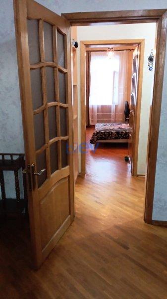 Aylıq Kirayə 3 otaqlı Köhnə Tikili bina evi  74m², Bakı