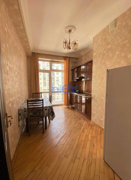 Aylıq Kirayə 3 otaqlı Yeni Tikili bina evi  115m², Bakı