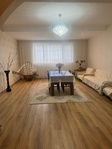 Aylıq Kirayə 4 otaqlı Yeni Tikili bina evi  200m², Bakı