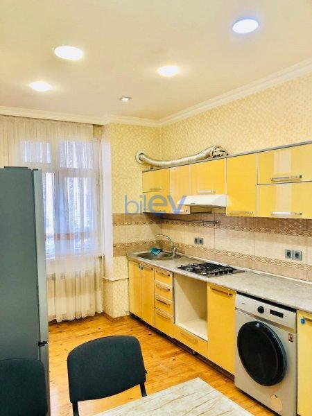 Aylıq Kirayə 3 otaqlı Yeni Tikili bina evi  106m², Bakı