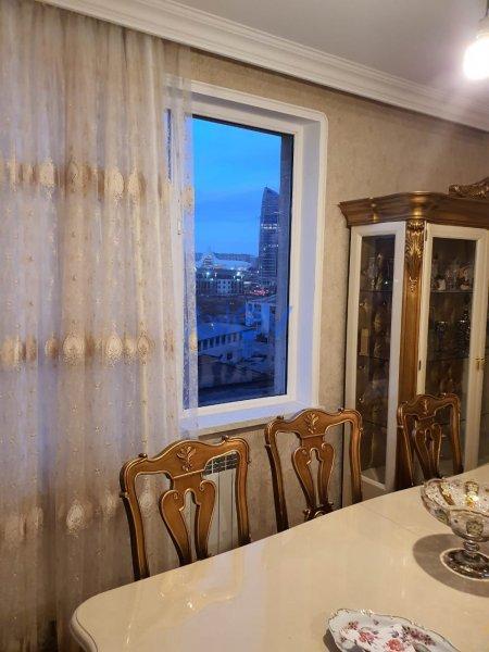 Aylıq Kirayə 2 otaqlı Yeni Tikili bina evi  95m², Bakı