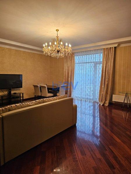 Aylıq Kirayə 3 otaqlı Yeni Tikili bina evi  140m², Bakı
