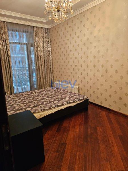 Aylıq Kirayə 3 otaqlı Yeni Tikili bina evi  140m², Bakı