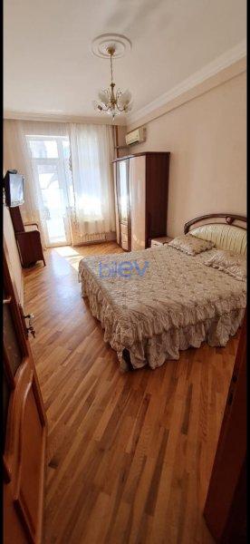 Aylıq Kirayə 2 otaqlı Yeni Tikili bina evi  90m², Bakı