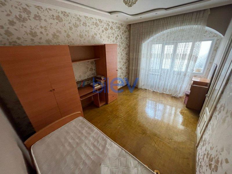 Aylıq Kirayə 4 otaqlı Köhnə Tikili bina evi  140m², Bakı