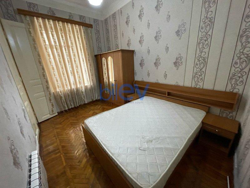 Aylıq Kirayə 4 otaqlı Köhnə Tikili bina evi  140m², Bakı