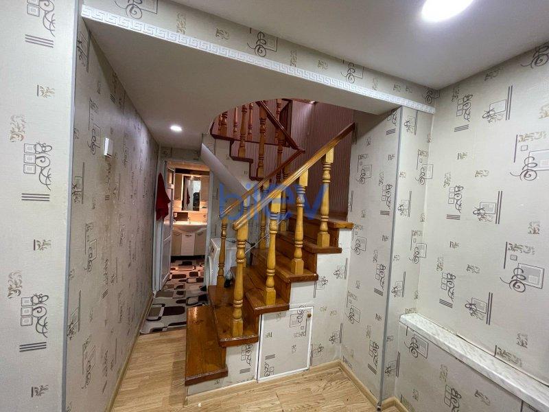 Aylıq Kirayə 4 otaqlı Köhnə Tikili bina evi  140m², Bakı