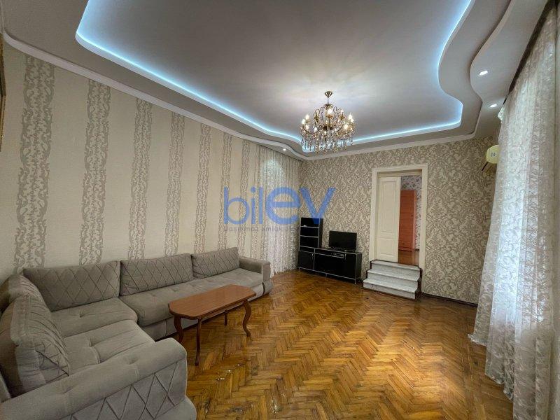 Aylıq Kirayə 4 otaqlı Köhnə Tikili bina evi  140m², Bakı