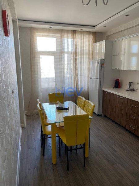 Aylıq Kirayə 2 otaqlı Yeni Tikili bina evi  95m², Bakı