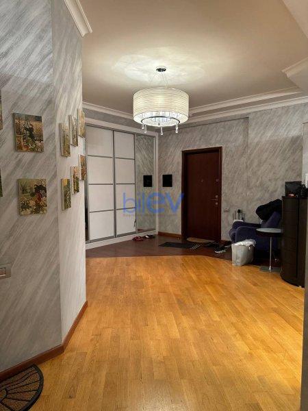 Kirayə (aylıq) 3 otaqlı Yeni Tikili  170m², Bakı