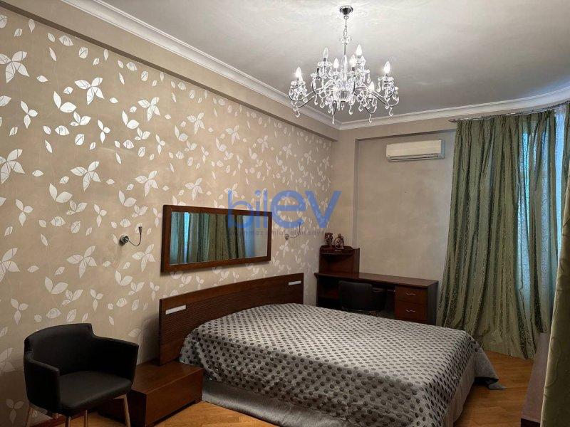 Kirayə (aylıq) 3 otaqlı Yeni Tikili  170m², Bakı
