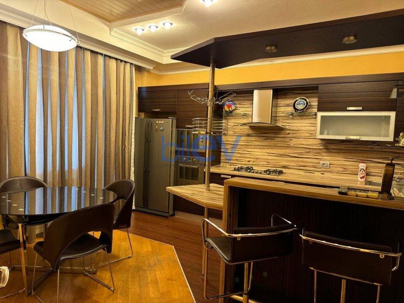 Kirayə (aylıq) 3 otaqlı Yeni Tikili  170m², Bakı