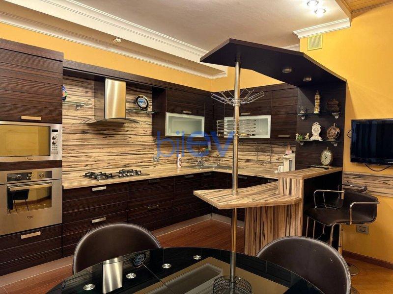 Kirayə (aylıq) 3 otaqlı Yeni Tikili  170m², Bakı