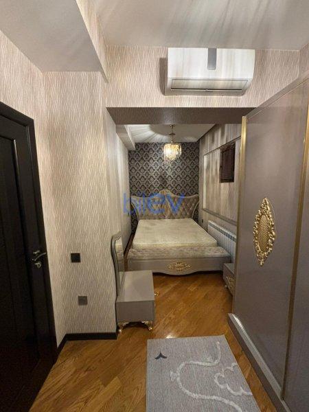 Kirayə (aylıq) 3 otaqlı Yeni Tikili  120m², Bakı