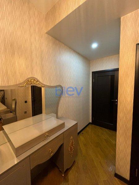 Kirayə (aylıq) 3 otaqlı Yeni Tikili  120m², Bakı
