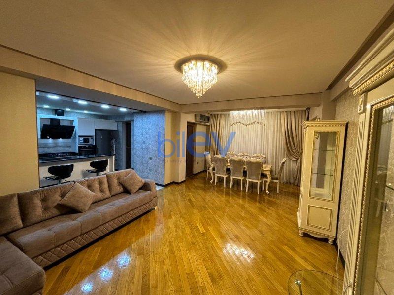 Kirayə (aylıq) 3 otaqlı Yeni Tikili  120m², Bakı