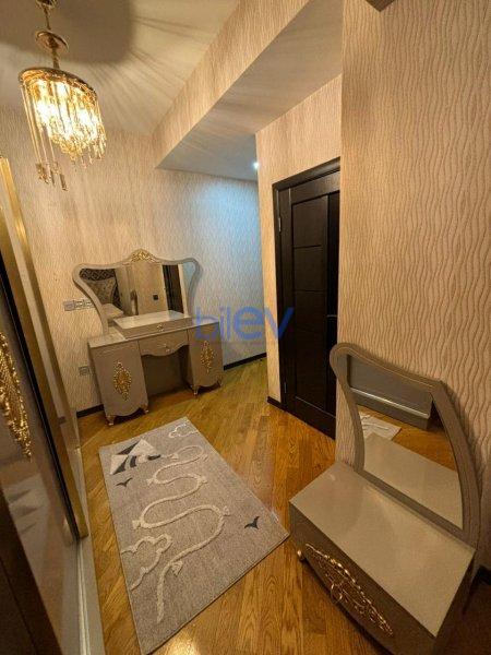 Kirayə (aylıq) 3 otaqlı Yeni Tikili  120m², Bakı