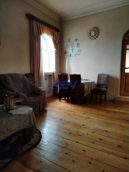 Satılır 8 otaqlı Həyət evi  360m², Bakı