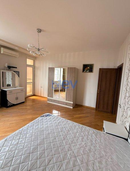 Kirayə (aylıq) 3 otaqlı Yeni Tikili  160m², Bakı